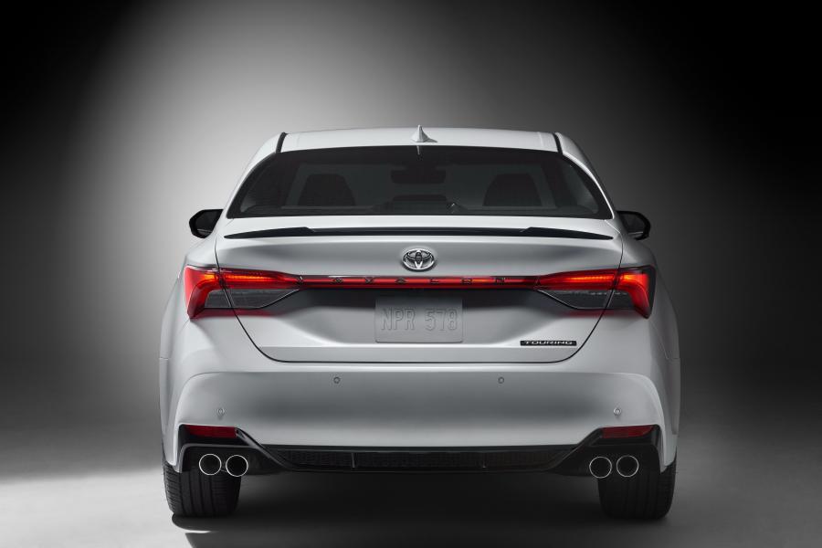  Toyota Avalon Touring 2018 года  (фото 3 из 41)